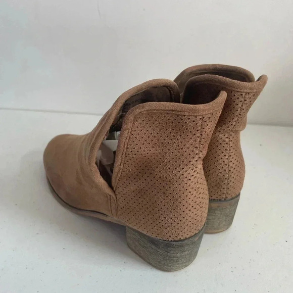 Seven7 Womens Soho Boots, Sand Size 7 GUC! - Picture 3 of 9